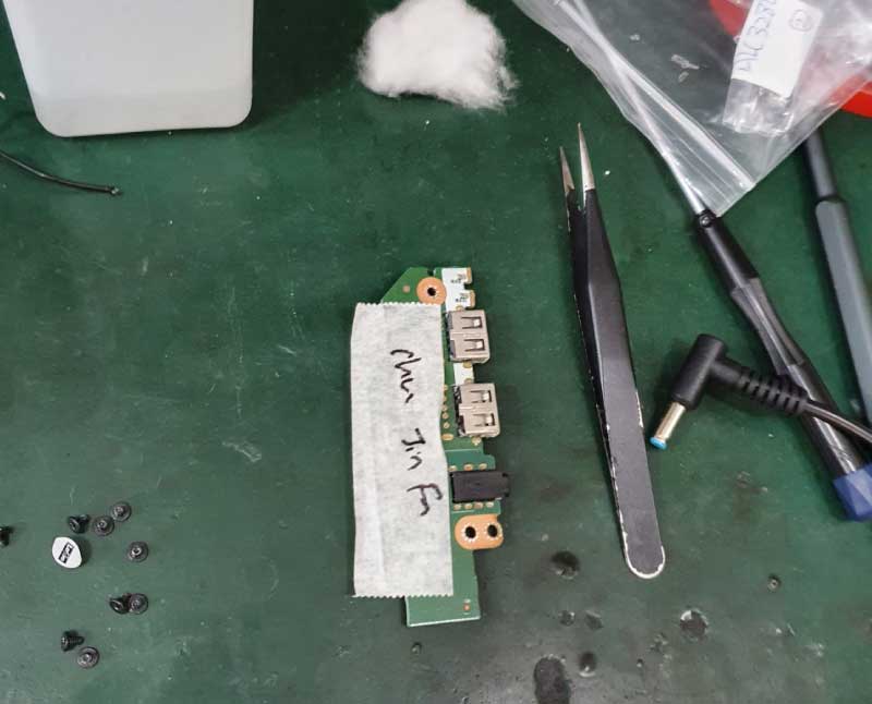 USB port soldering repair at Technician workstation