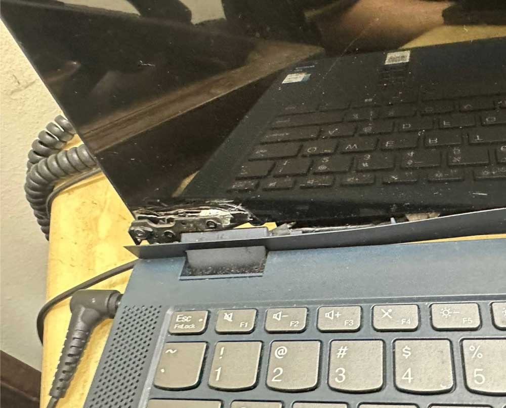 HP Envy hinge issue