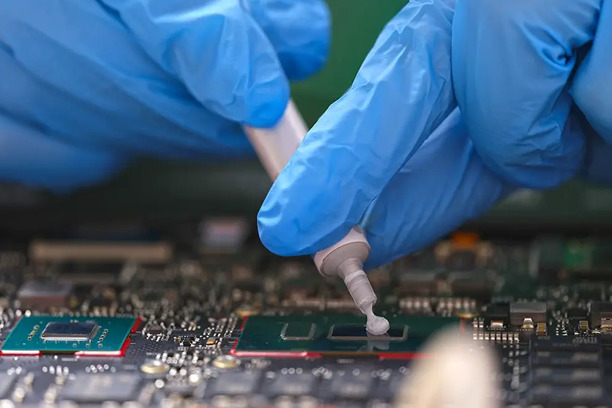 Applying thermal paste after fan cleaning